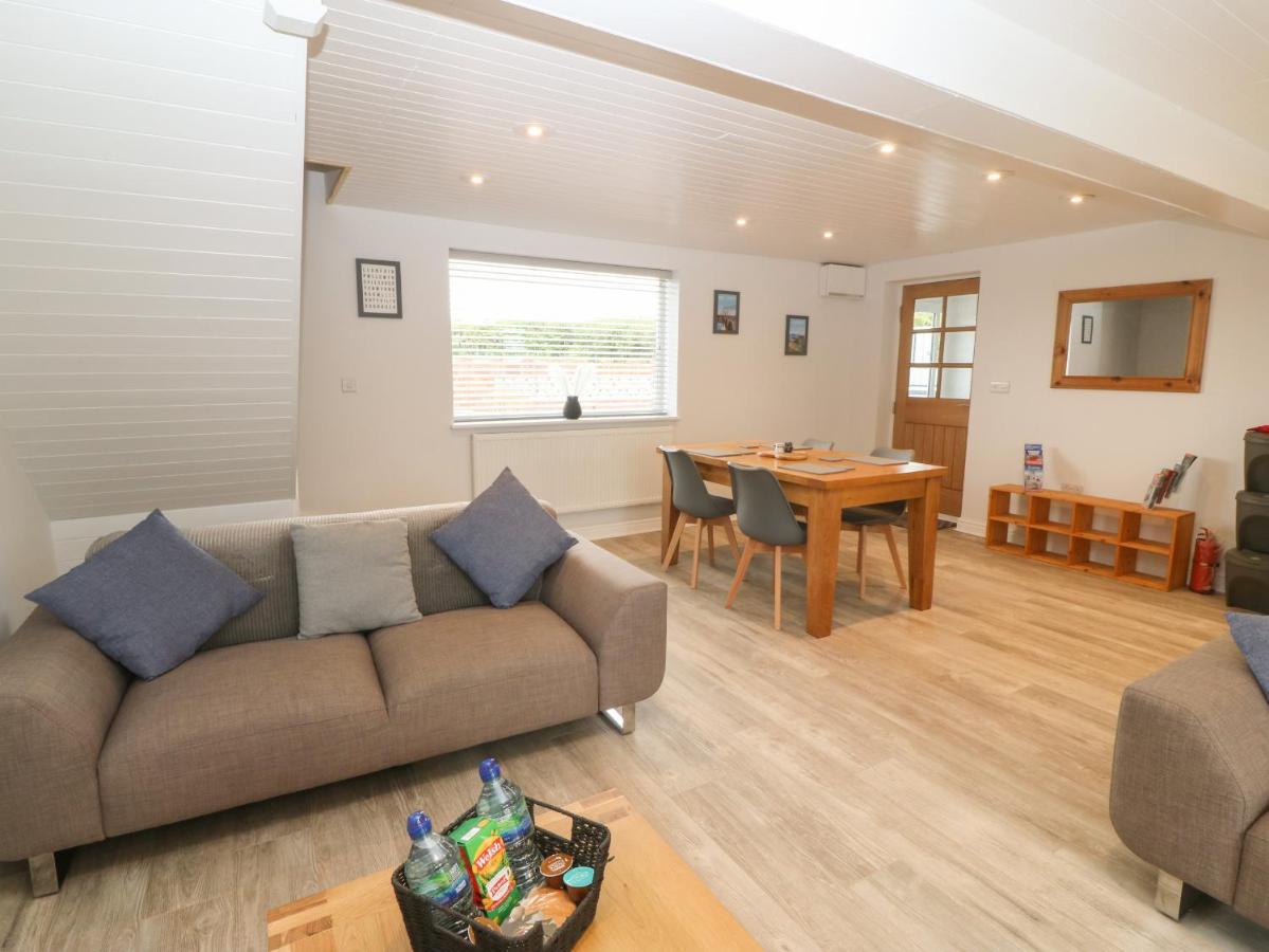 Вилла Bryn Eglwys Bach Llanfairpwllgwyngyll Экстерьер фото